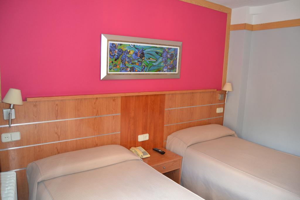 Hostal Don Juan I Alcala de Henares Bilik gambar