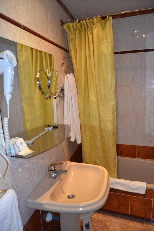 Hostal Don Juan I Alcala de Henares Bilik gambar