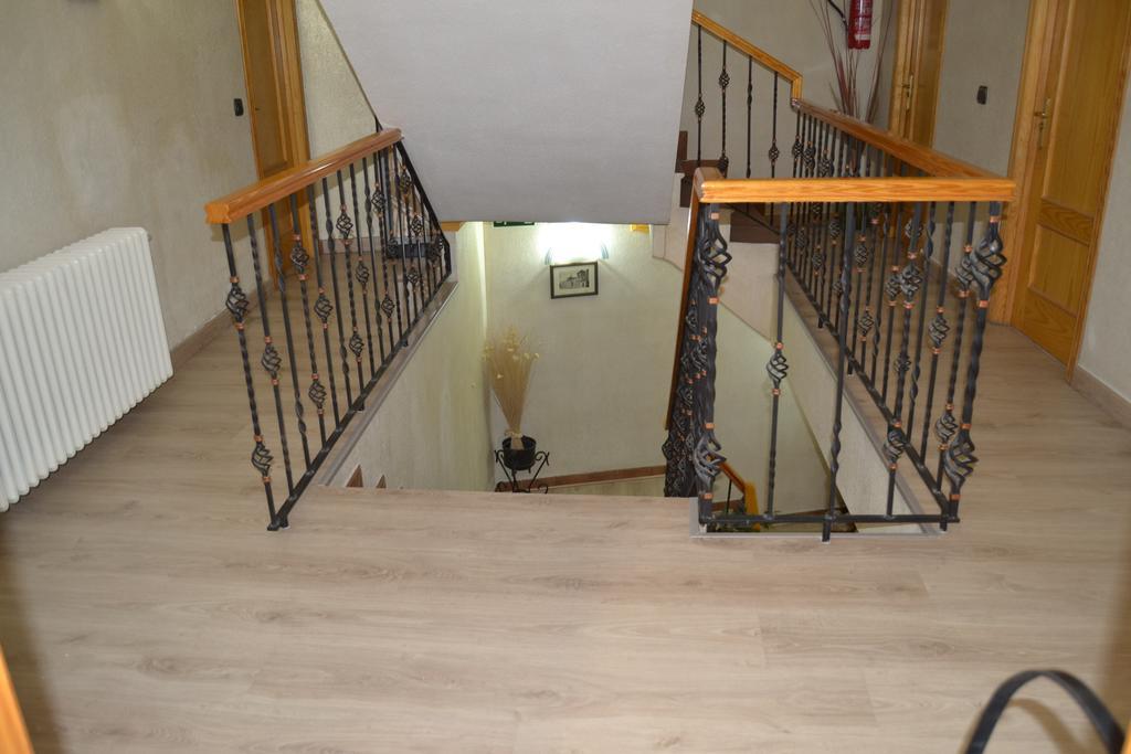 Hostal Don Juan I Alcala de Henares Luaran gambar