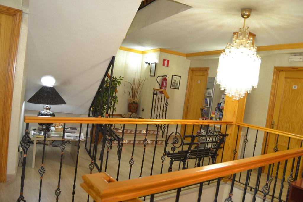 Hostal Don Juan I Alcala de Henares Luaran gambar