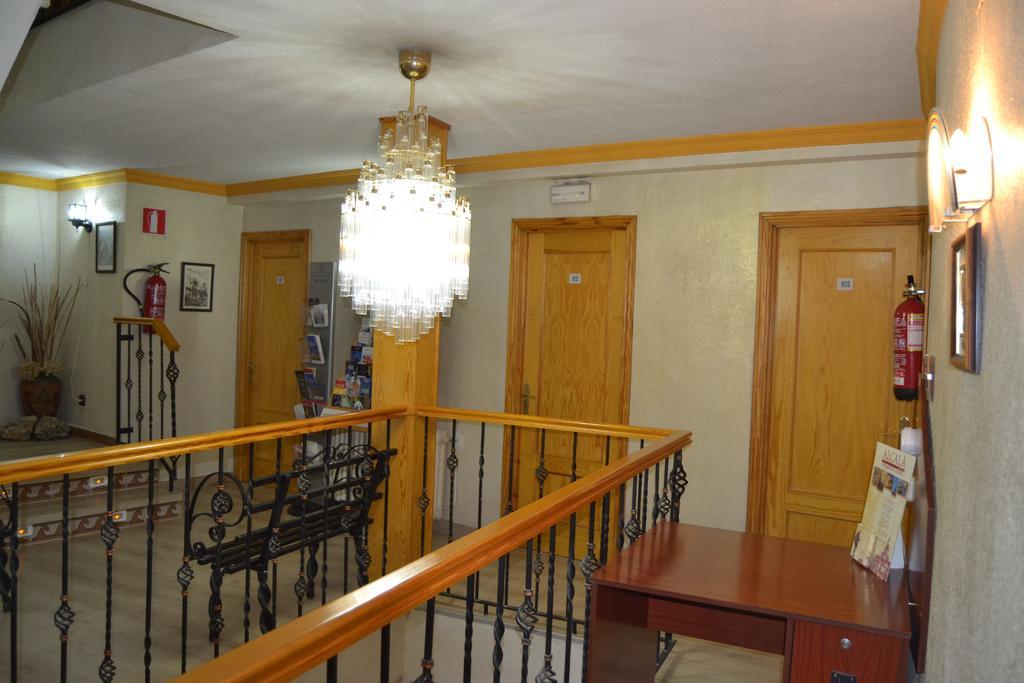 Hostal Don Juan I Alcala de Henares Luaran gambar