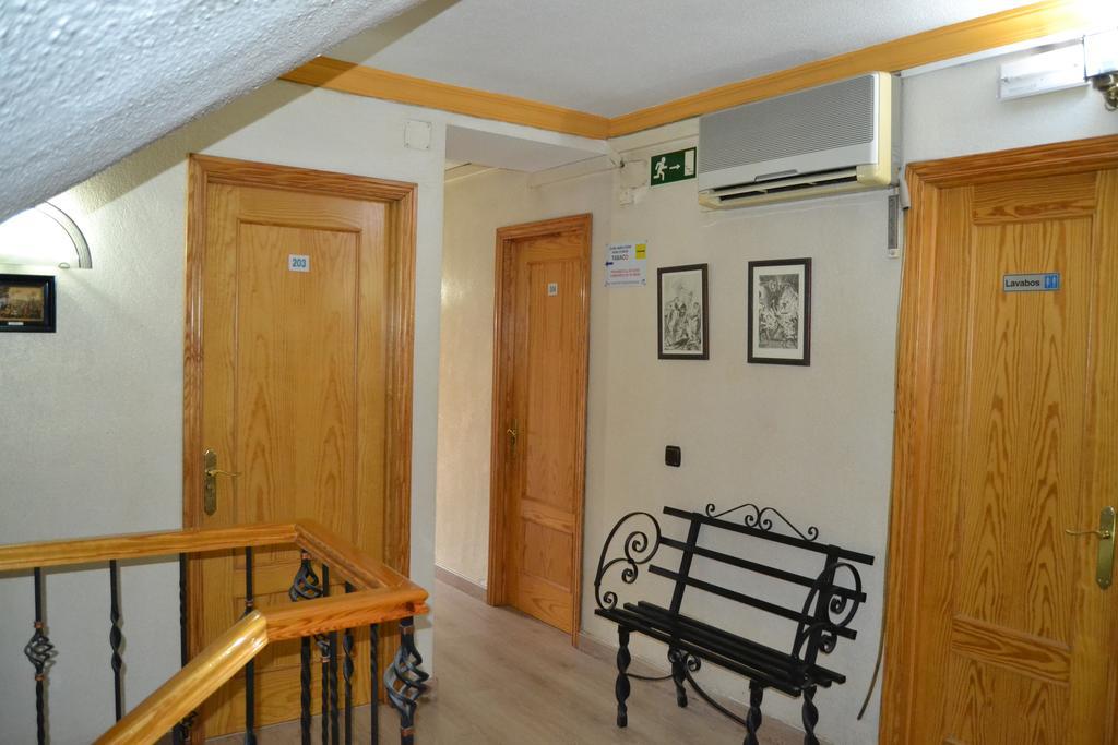 Hostal Don Juan I Alcala de Henares Luaran gambar